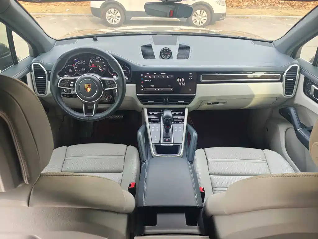 PORSCHE CAYENNE