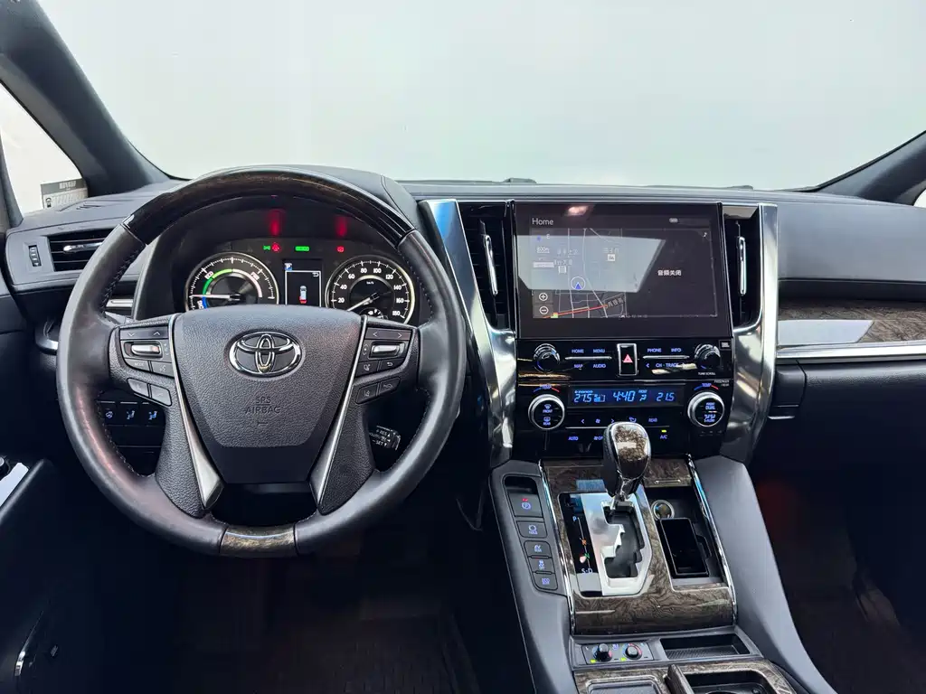Toyota Vellfire — миниатюра 11