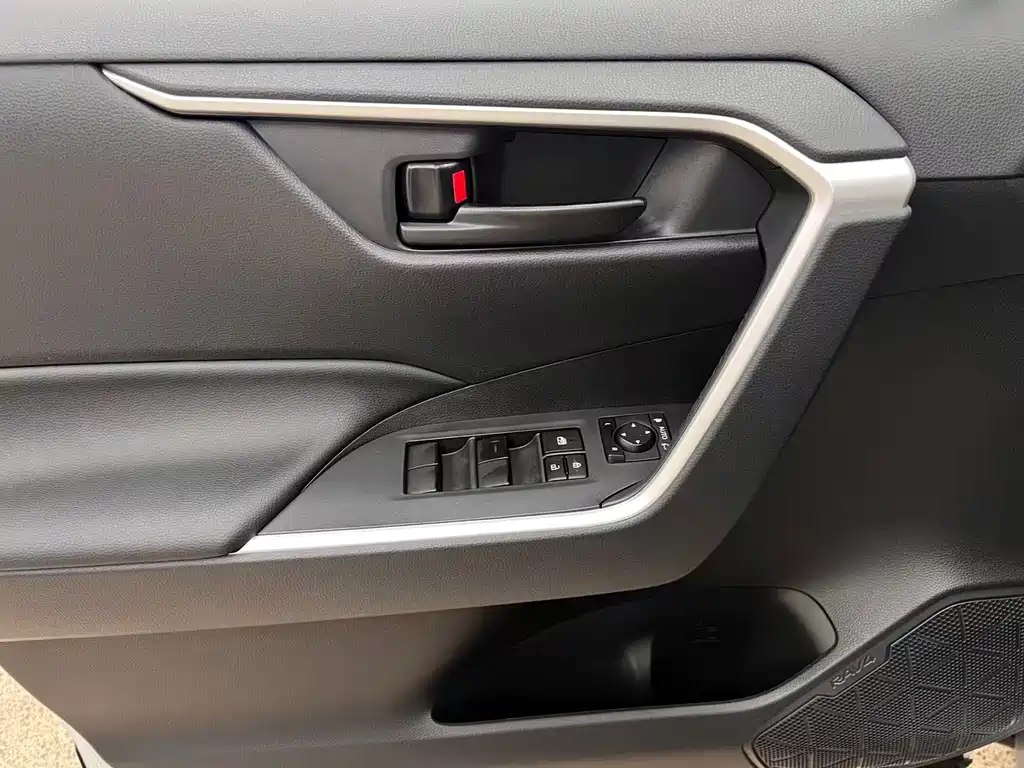 Toyota RAV4 Prime — миниатюра 23