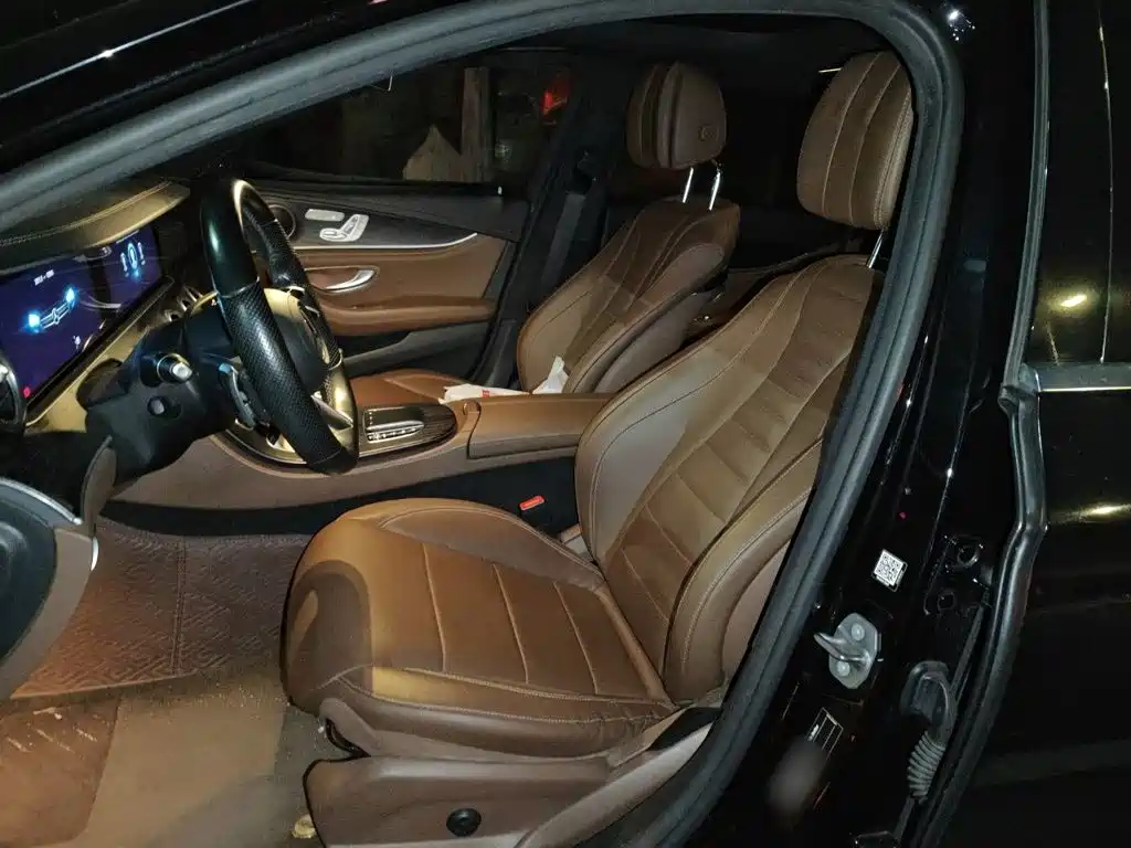 Mercedes-Benz E-Class — миниатюра 11