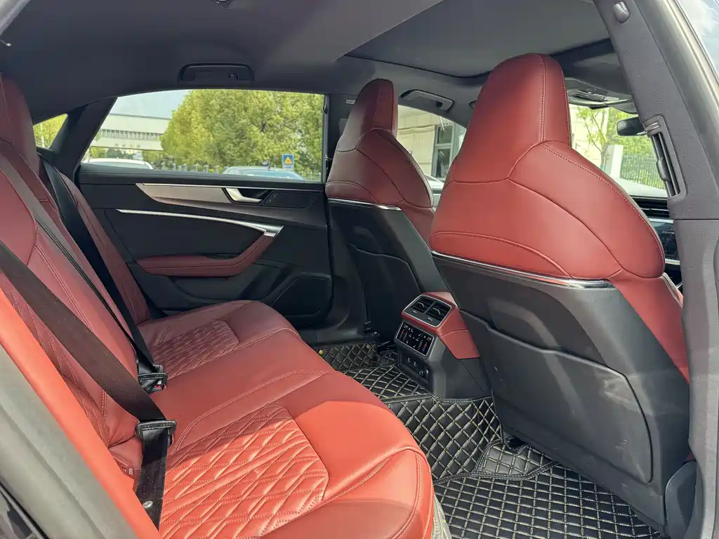 Audi A7L — миниатюра 9
