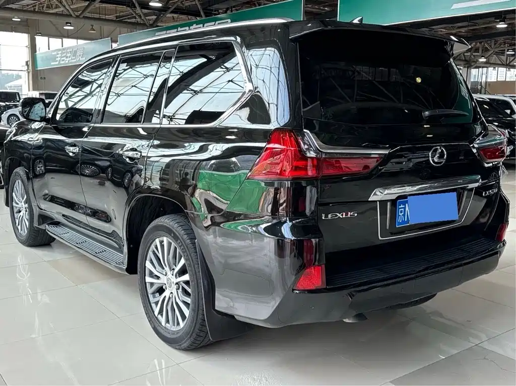 Lexus LX — миниатюра 6