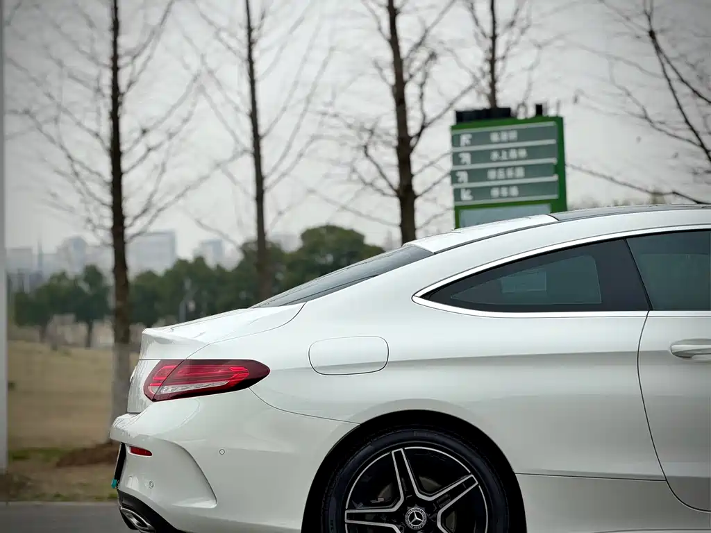 MERCEDES-BENZ C CLASS