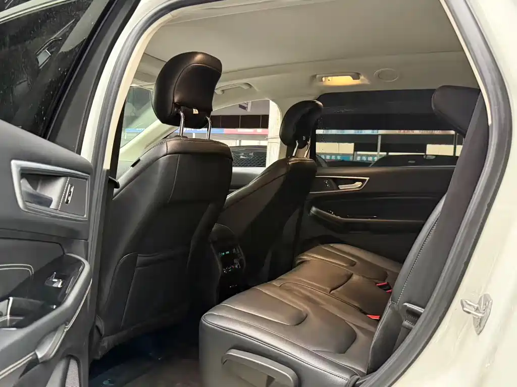 Ford Edge — миниатюра 5