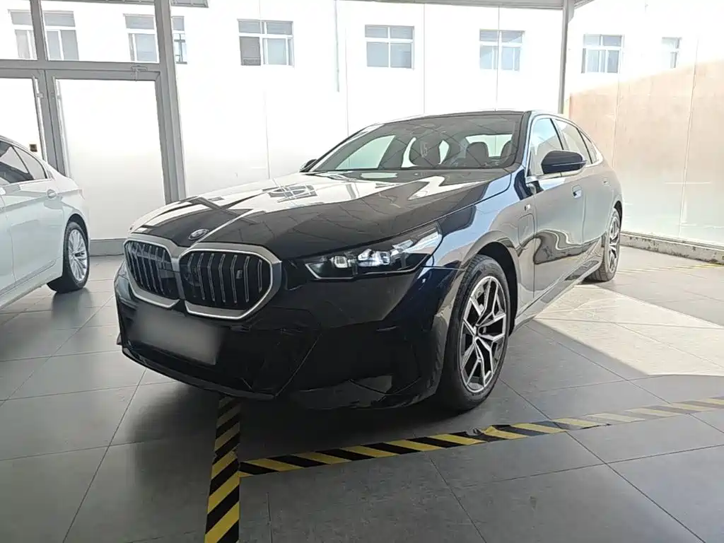 BMW i5