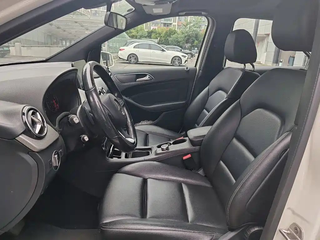 Mercedes-Benz B-Class — миниатюра 12