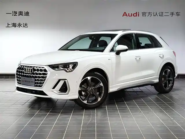 AUDI Q3 2024