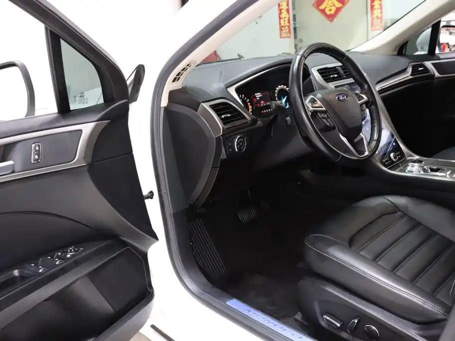 Ford Mondeo — миниатюра 9