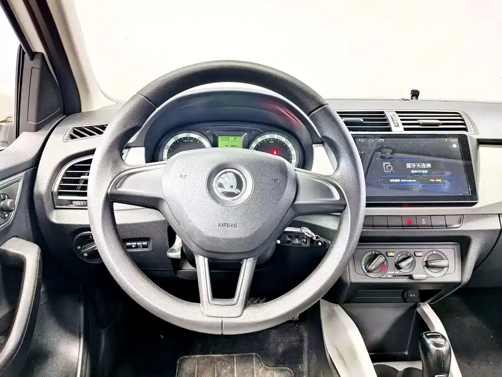 Skoda Fabia — миниатюра 12