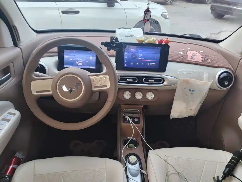 Wuling MINIEV — миниатюра 9