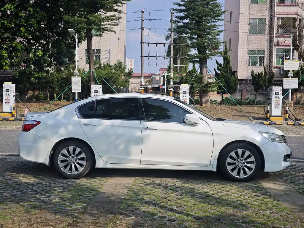 Honda Accord — миниатюра 4