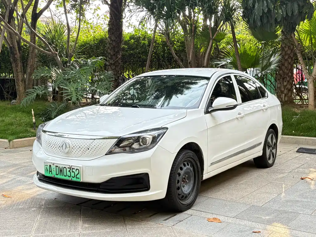 Dongfeng E70 2021 500