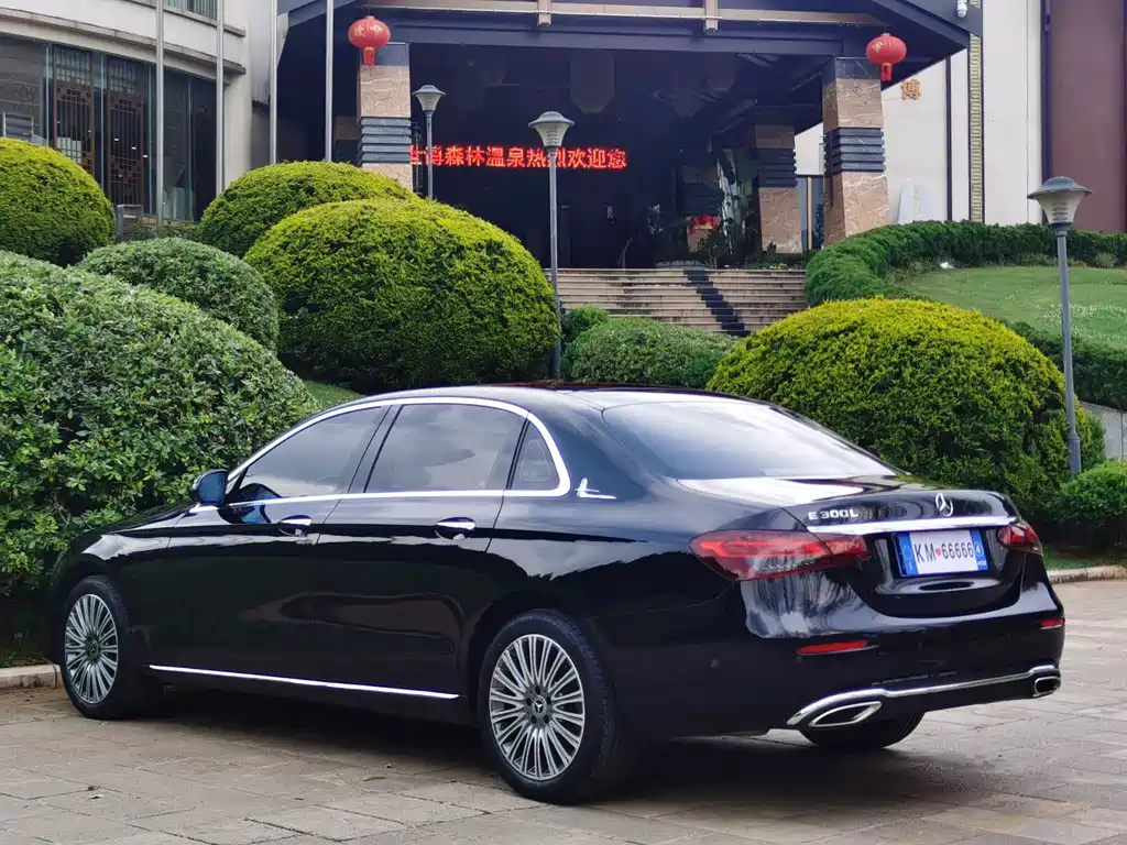 Mercedes-Benz E-Class E 2023 E 300 L Fashion