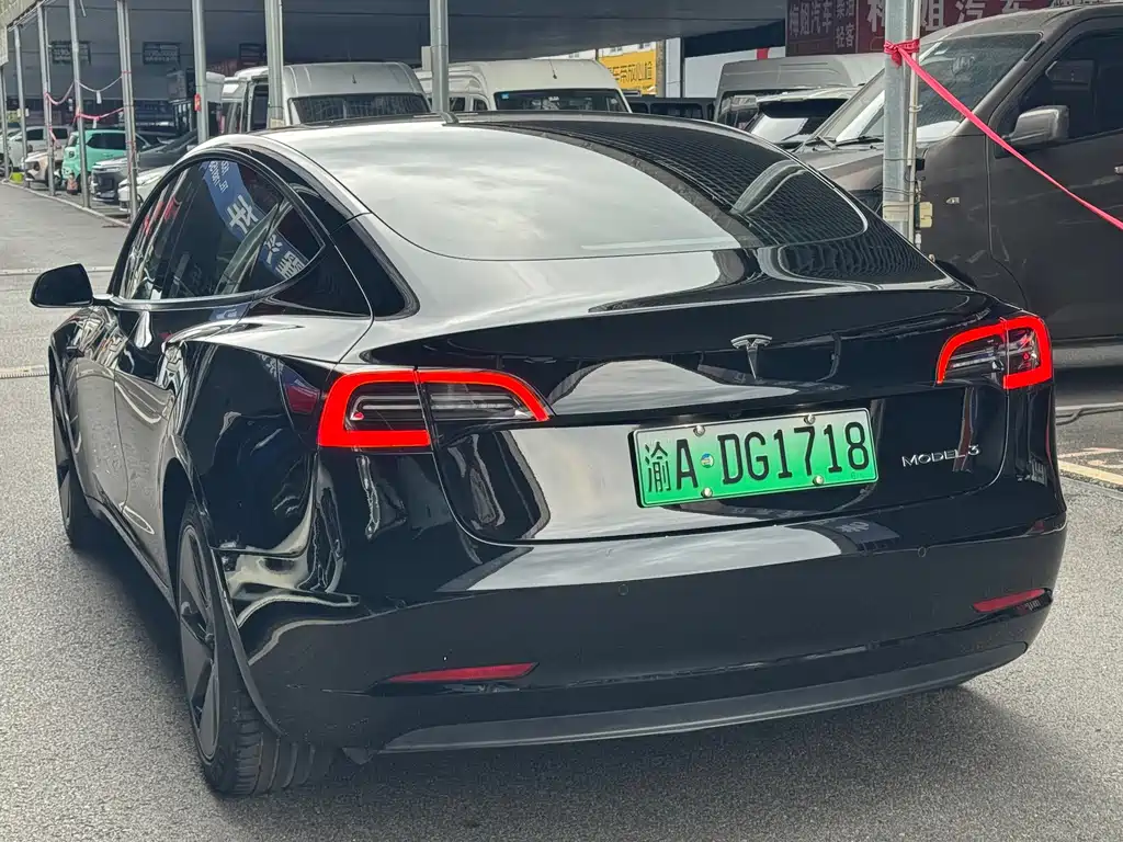 Tesla Model 3 — миниатюра 10