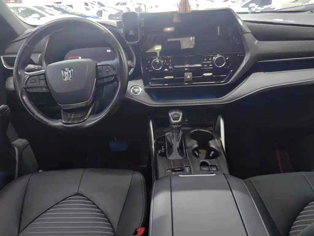 Toyota Crown Kluger — миниатюра 5