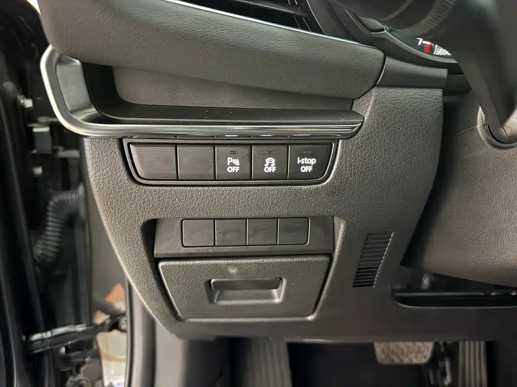 Mazda 3 Axela — миниатюра 17