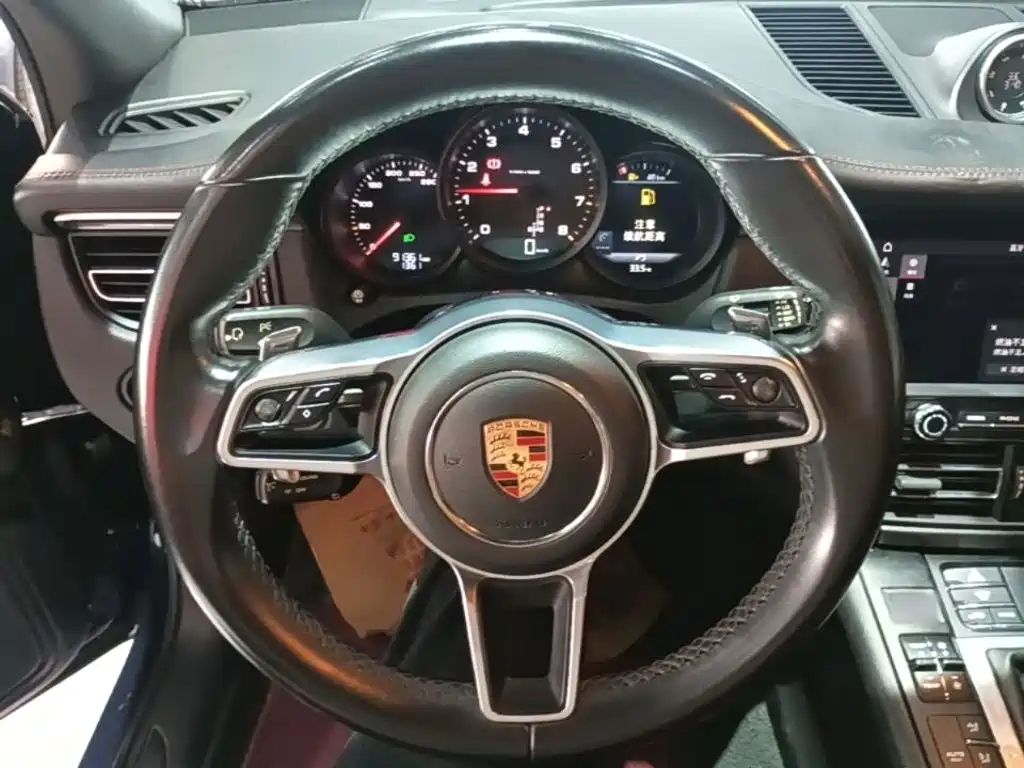 Porsche Macan — миниатюра 11