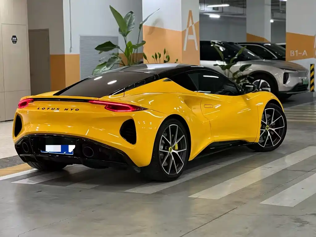 Lotus Emira — миниатюра 2