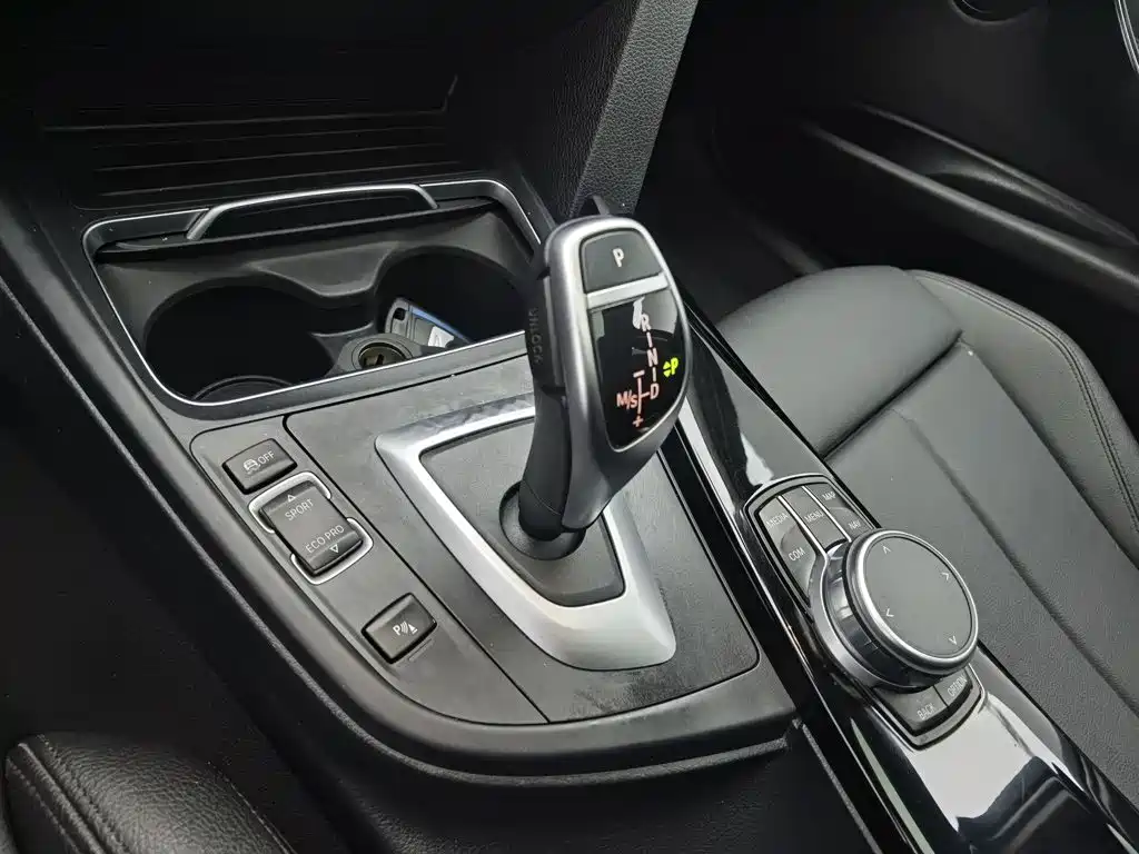 BMW 3 Series — миниатюра 13