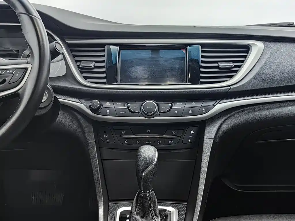 Buick Excelle — миниатюра 12
