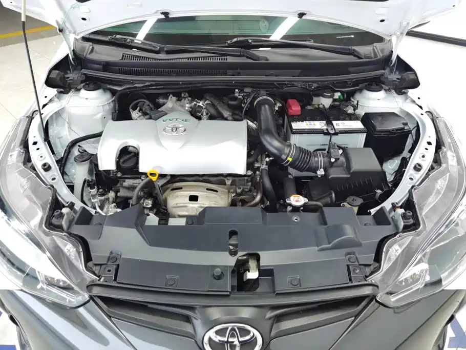 Toyota Yaris L — миниатюра 10
