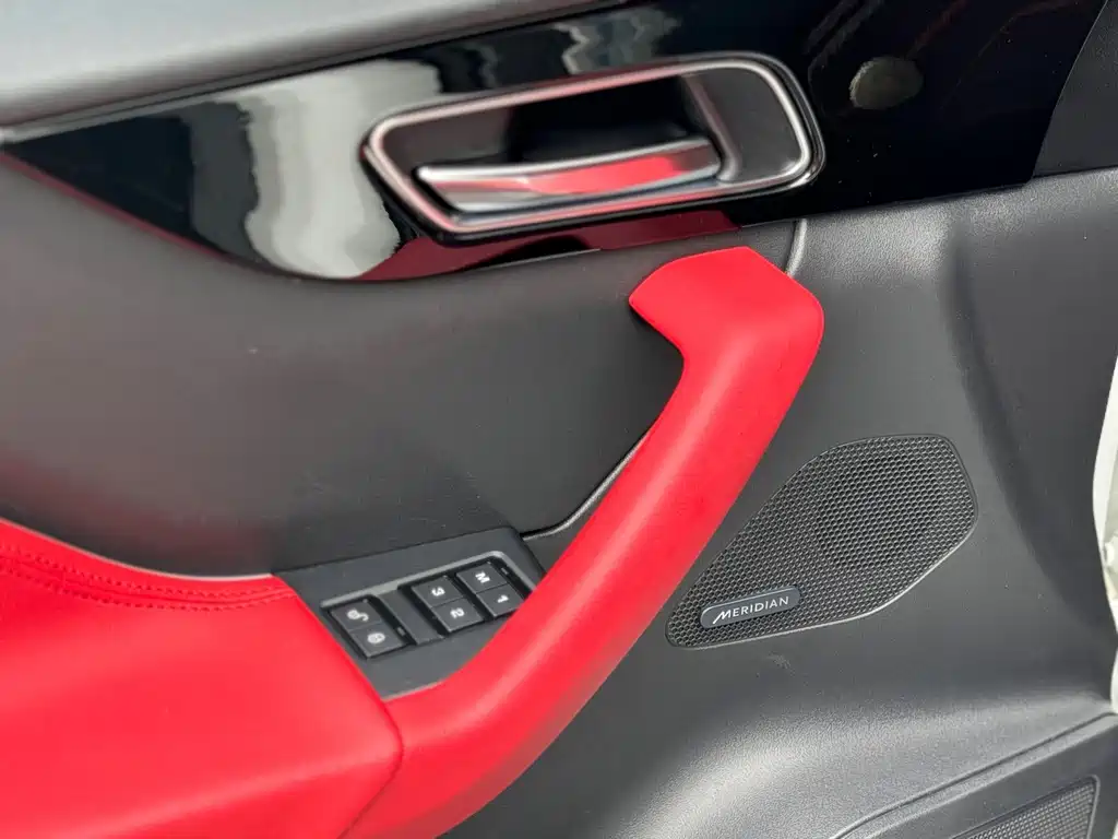 Jaguar F-PACE — миниатюра 5