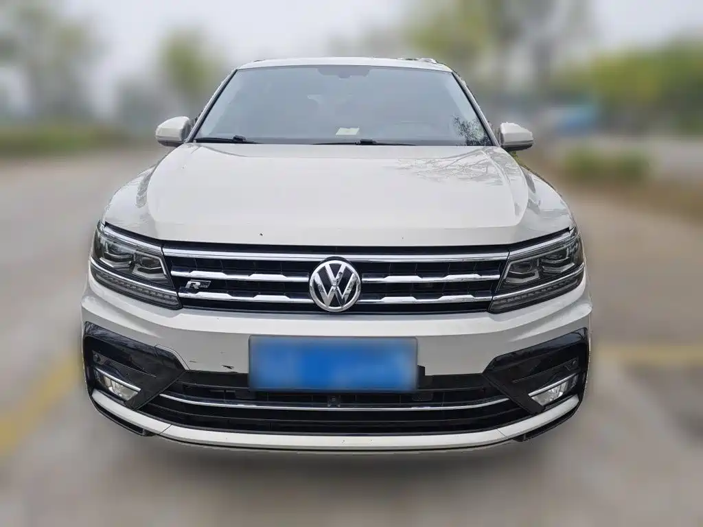 Volkswagen Tiguan L — миниатюра 2