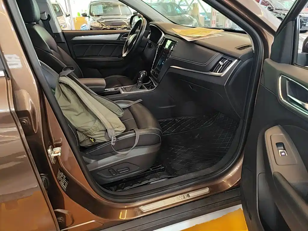 Roewe RX5 — миниатюра 25