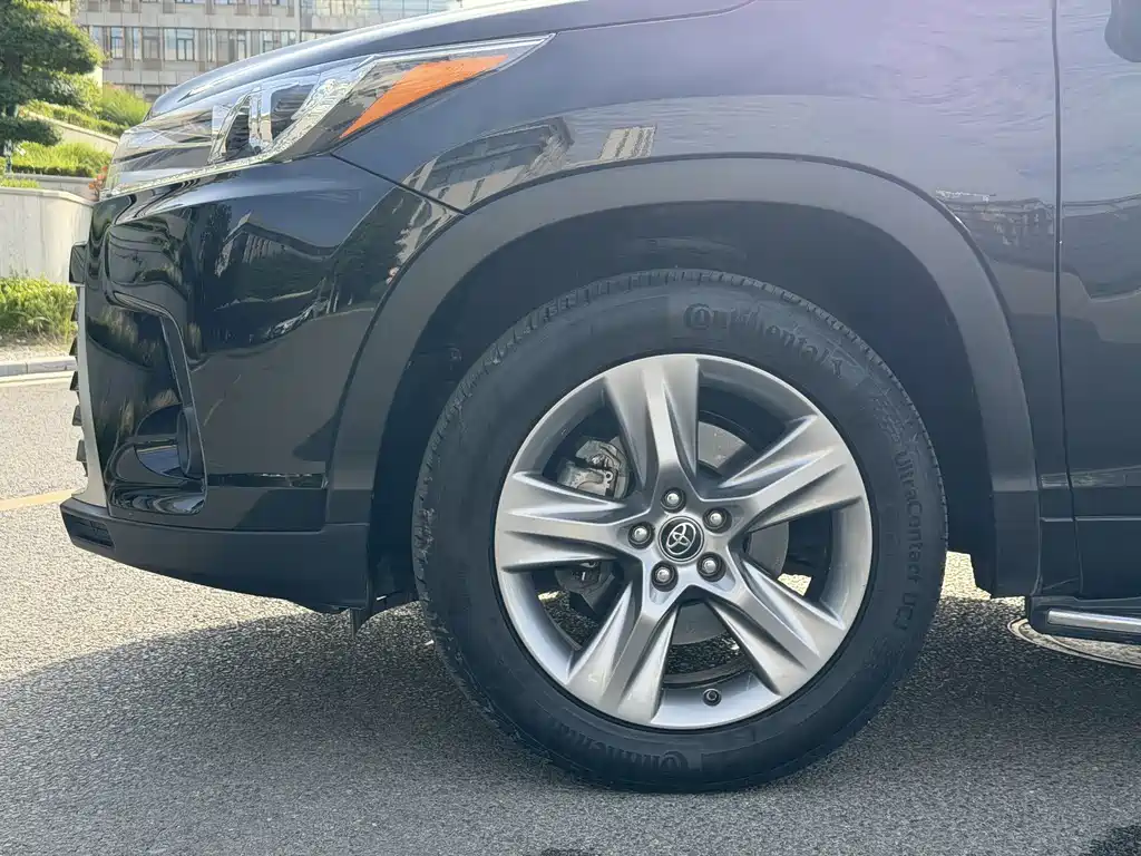 Toyota Highlander 2018 2.0T Luxury 7 мест VI