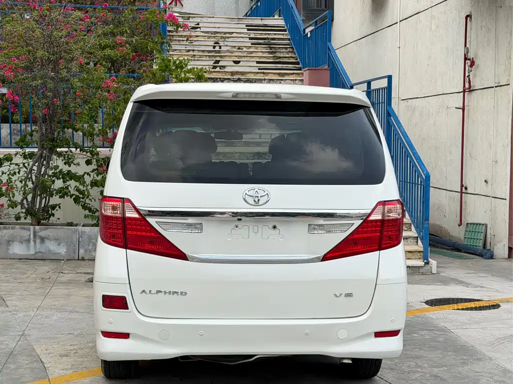Toyota Alphard 2012 3.5L Luxury