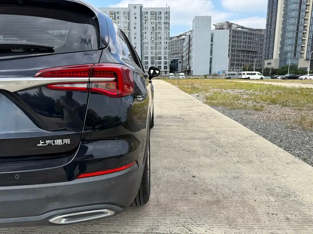 Buick Envision Plus — миниатюра 9