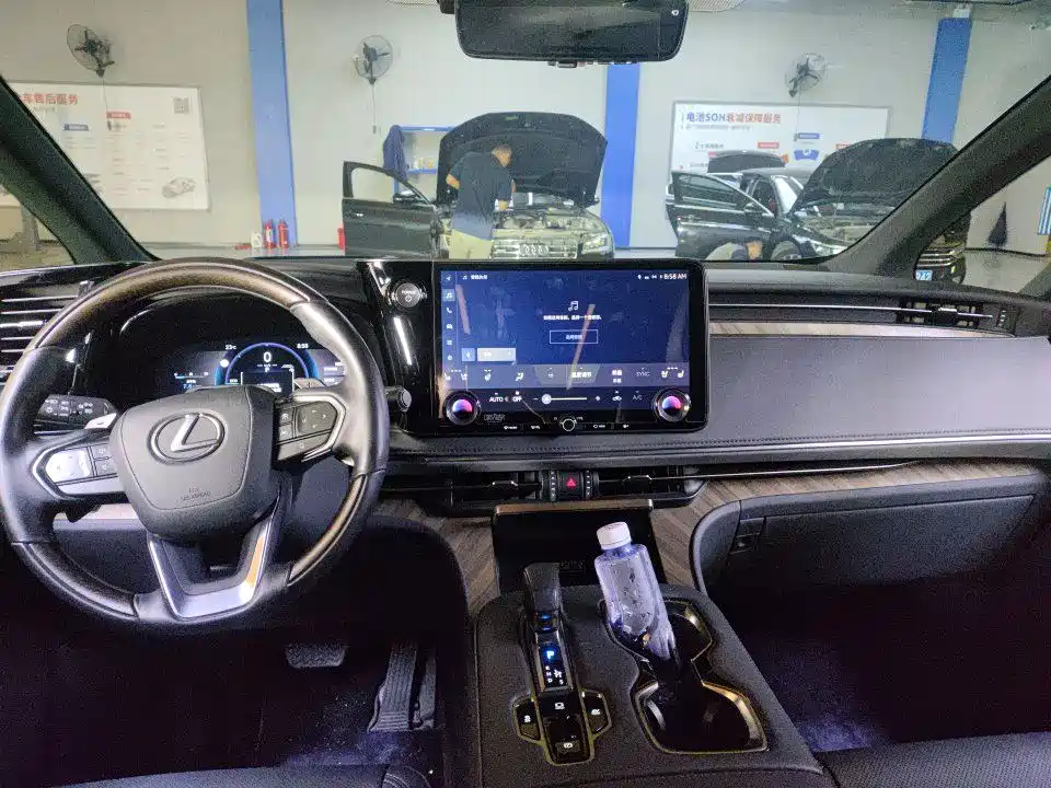 Lexus LM — миниатюра 9