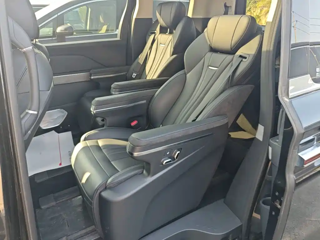 Hongqi Hongqi HQ9 PHEV — миниатюра 17