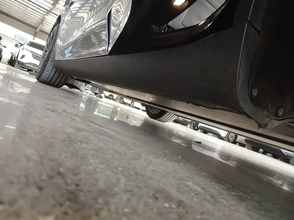 Tesla Model Y — миниатюра 22