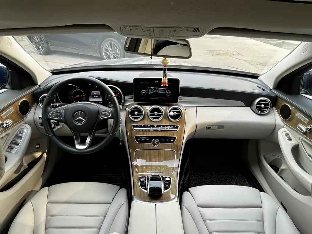 Mercedes-Benz C-Class — миниатюра 18