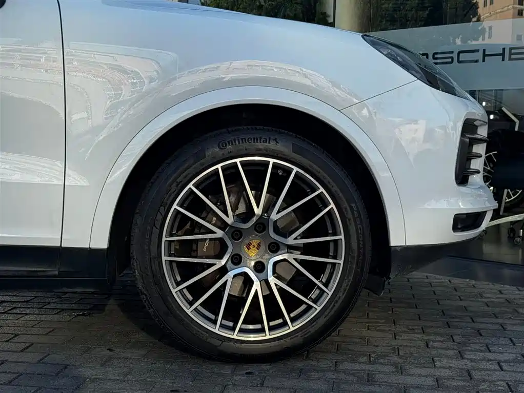 Porsche Cayenne — миниатюра 8