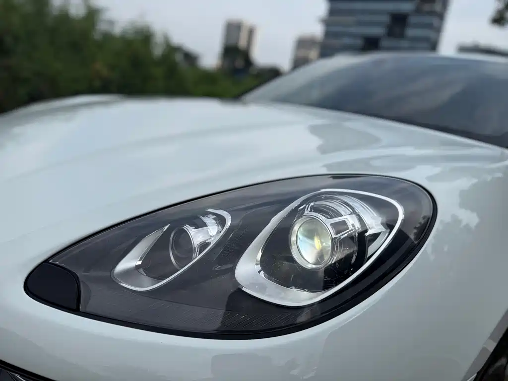 Porsche Macan — миниатюра 7