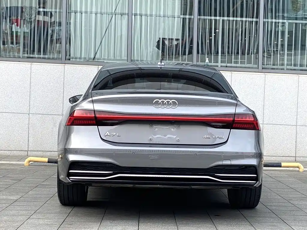 Audi A7L 2022 45 TFSI S-line