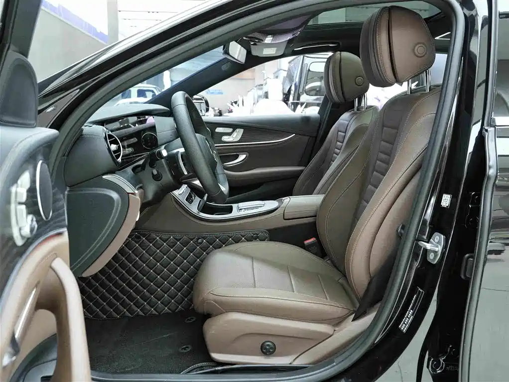 Mercedes-Benz E-Class — миниатюра 11