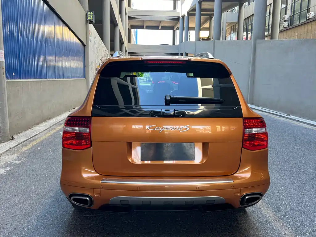 Porsche Cayenne — миниатюра 5