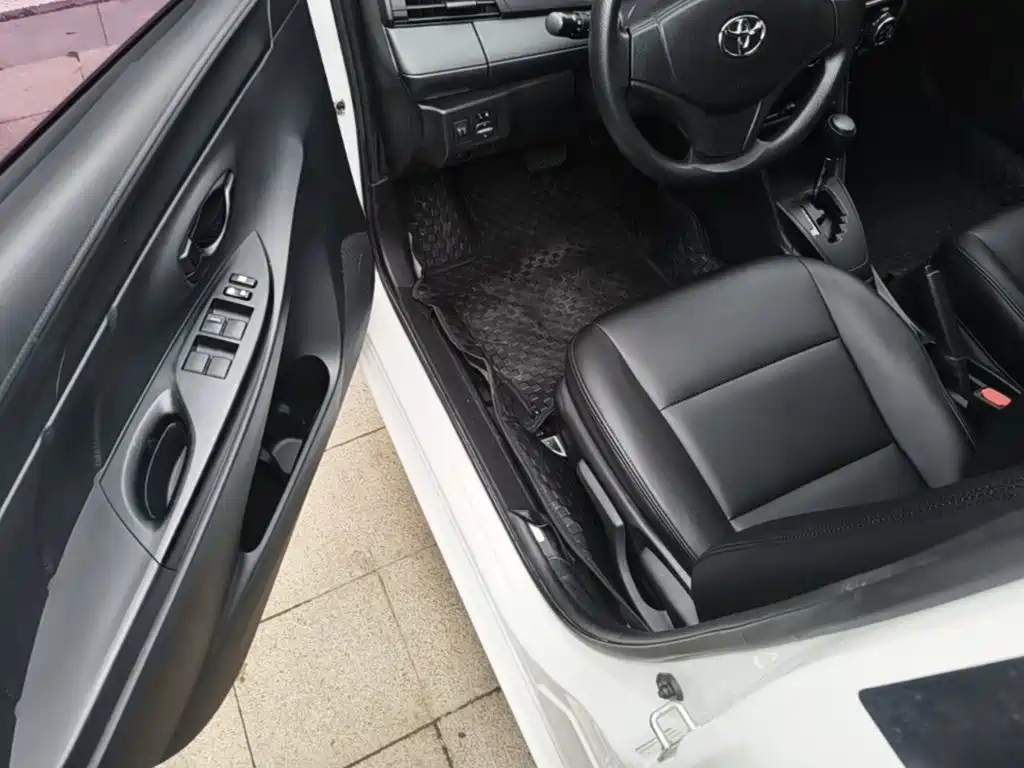 Toyota Yaris L — миниатюра 16