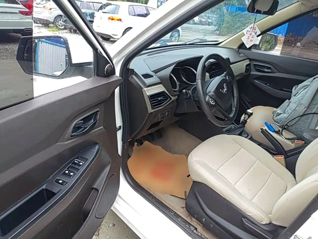 Wuling Hongguang — миниатюра 16