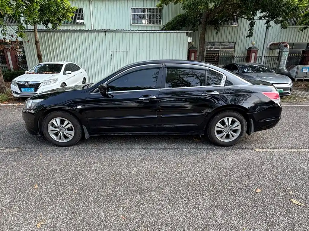 Honda Accord — миниатюра 7
