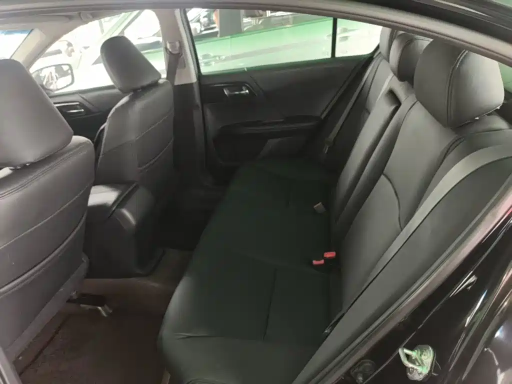 Honda Accord — миниатюра 17