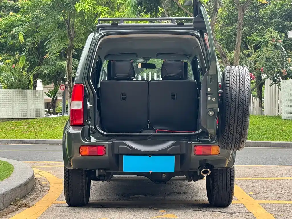 Suzuki Jimny — миниатюра 15