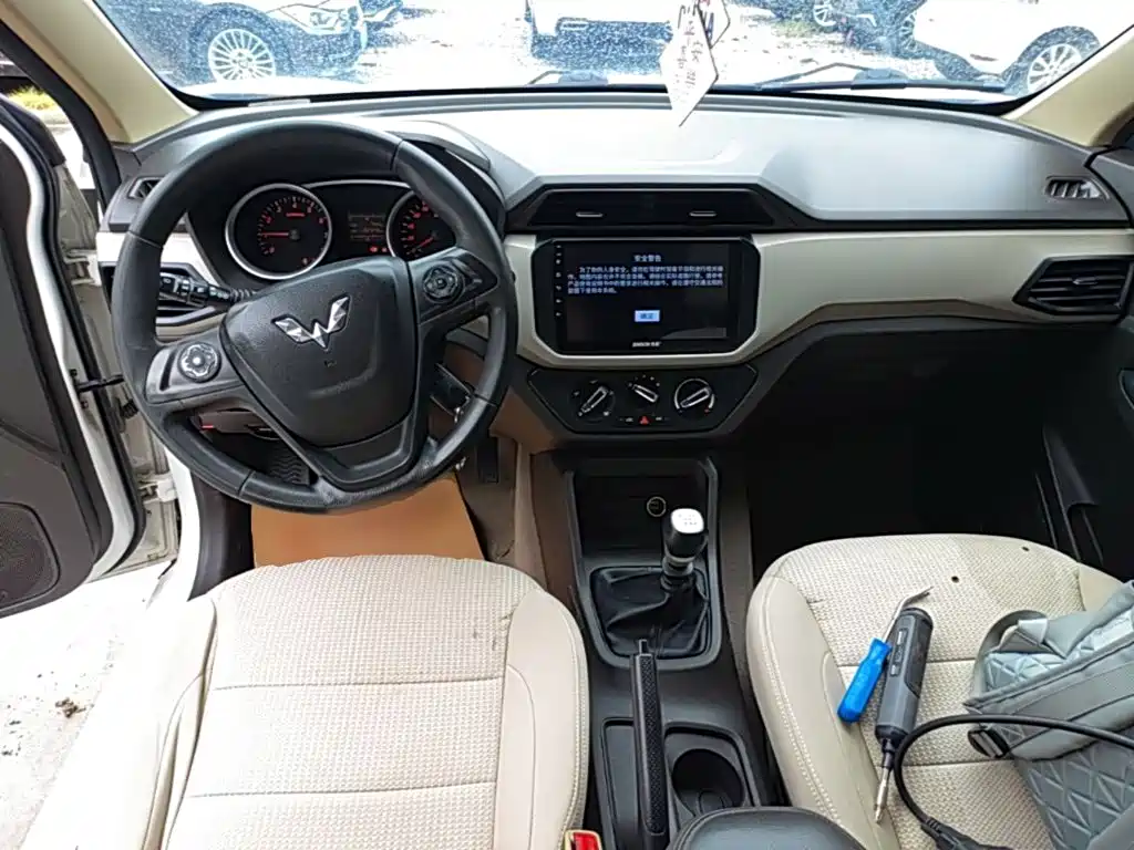Wuling Hongguang — миниатюра 10