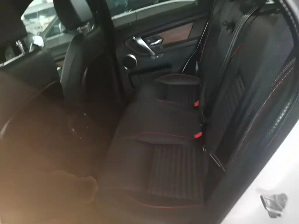Land Rover Discovery Sport — миниатюра 17