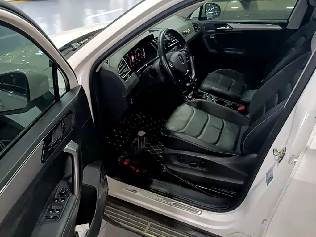 Volkswagen Tiguan L — миниатюра 16