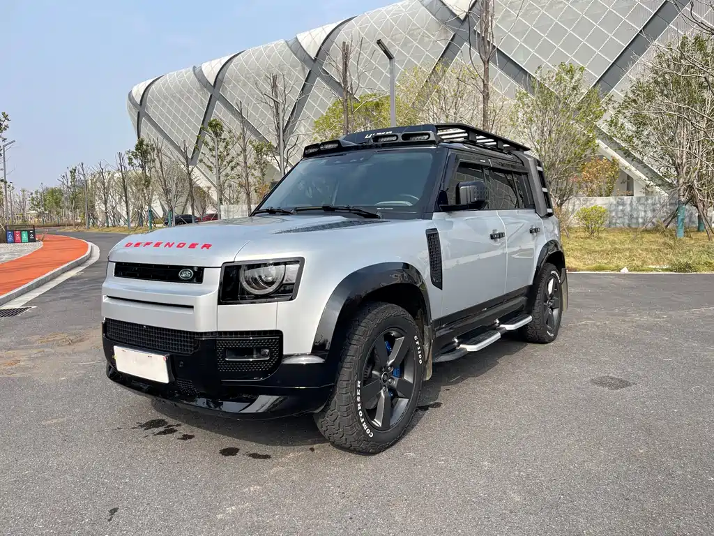 LAND ROVER DEFENDER