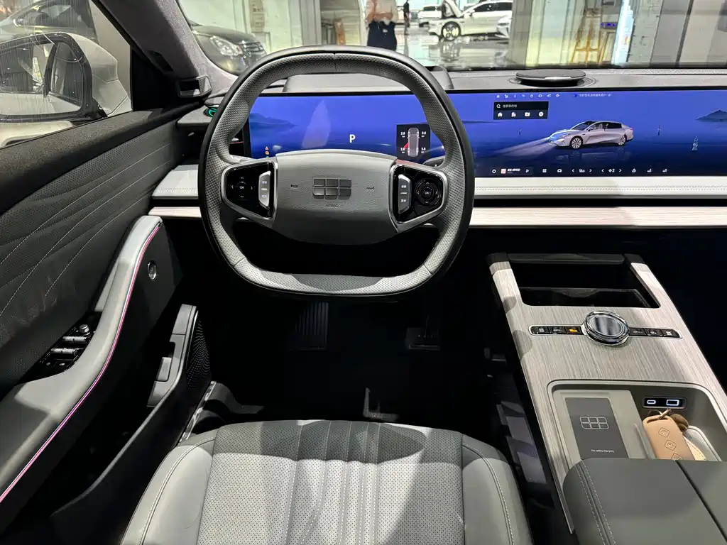 GEELY GALAXY GALAXY E8